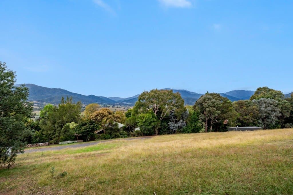 19 Ranch Road, Tawonga South - Thumbnail 5