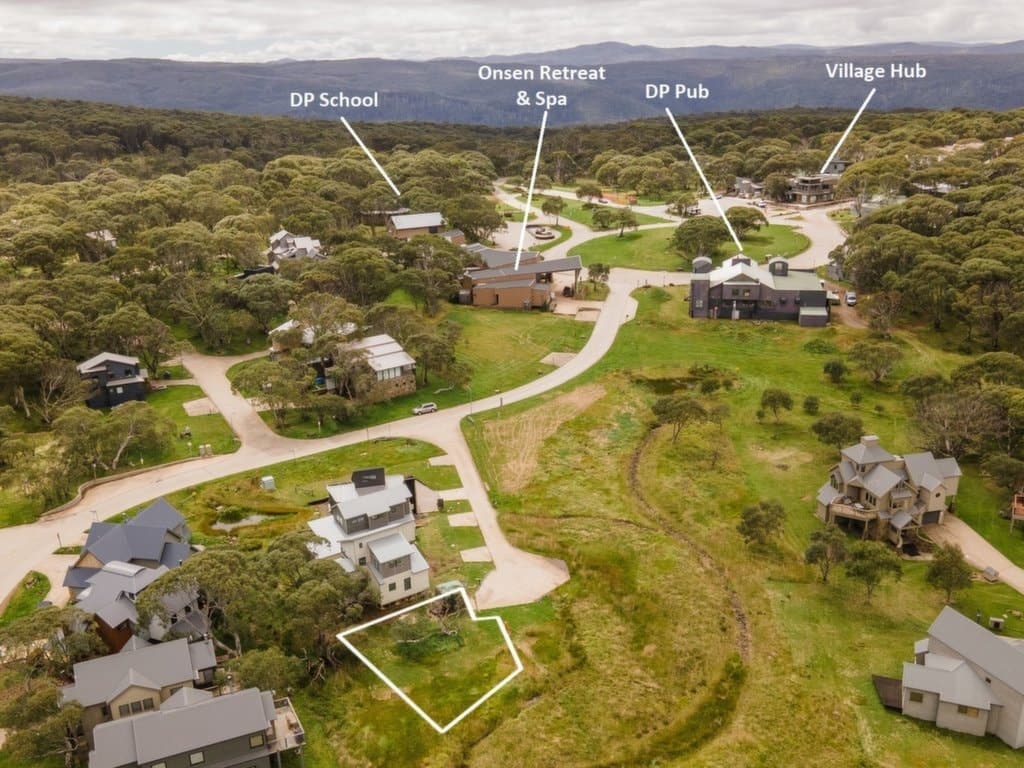 6 Crisp Hollow, Dinner Plain - Image 1