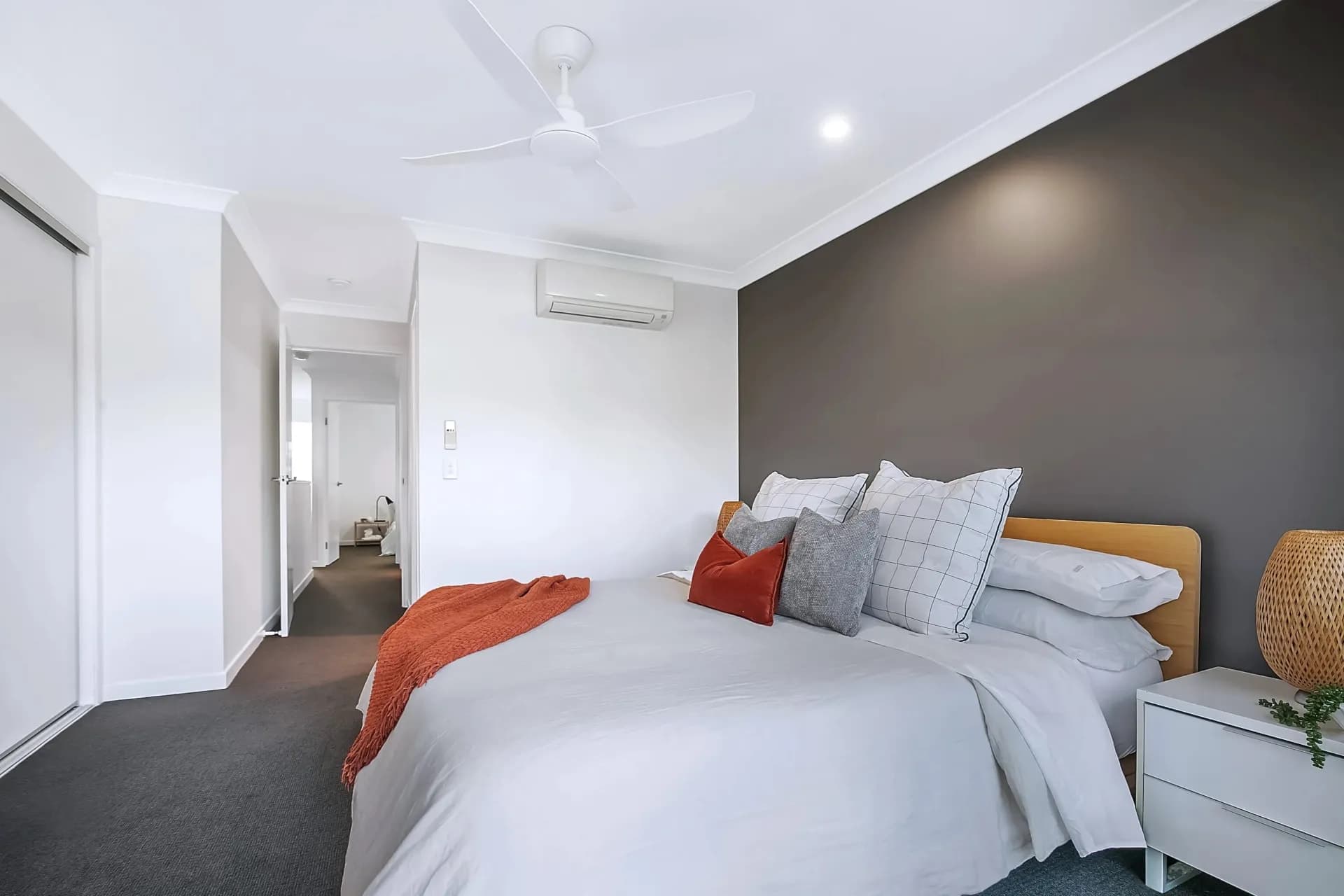 13 Wattle Avenue, Carina, QLD, Carina - Thumbnail 2