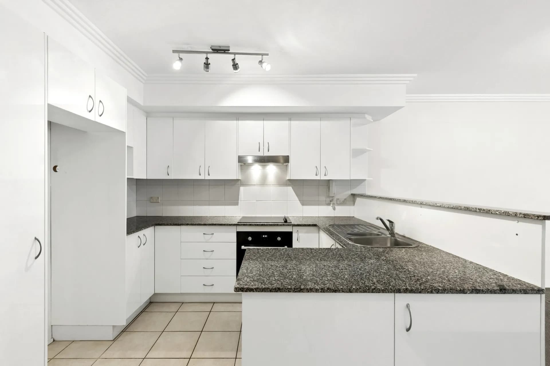 22/51 Pittwater Road, Manly, NSW, Manly - Thumbnail 3