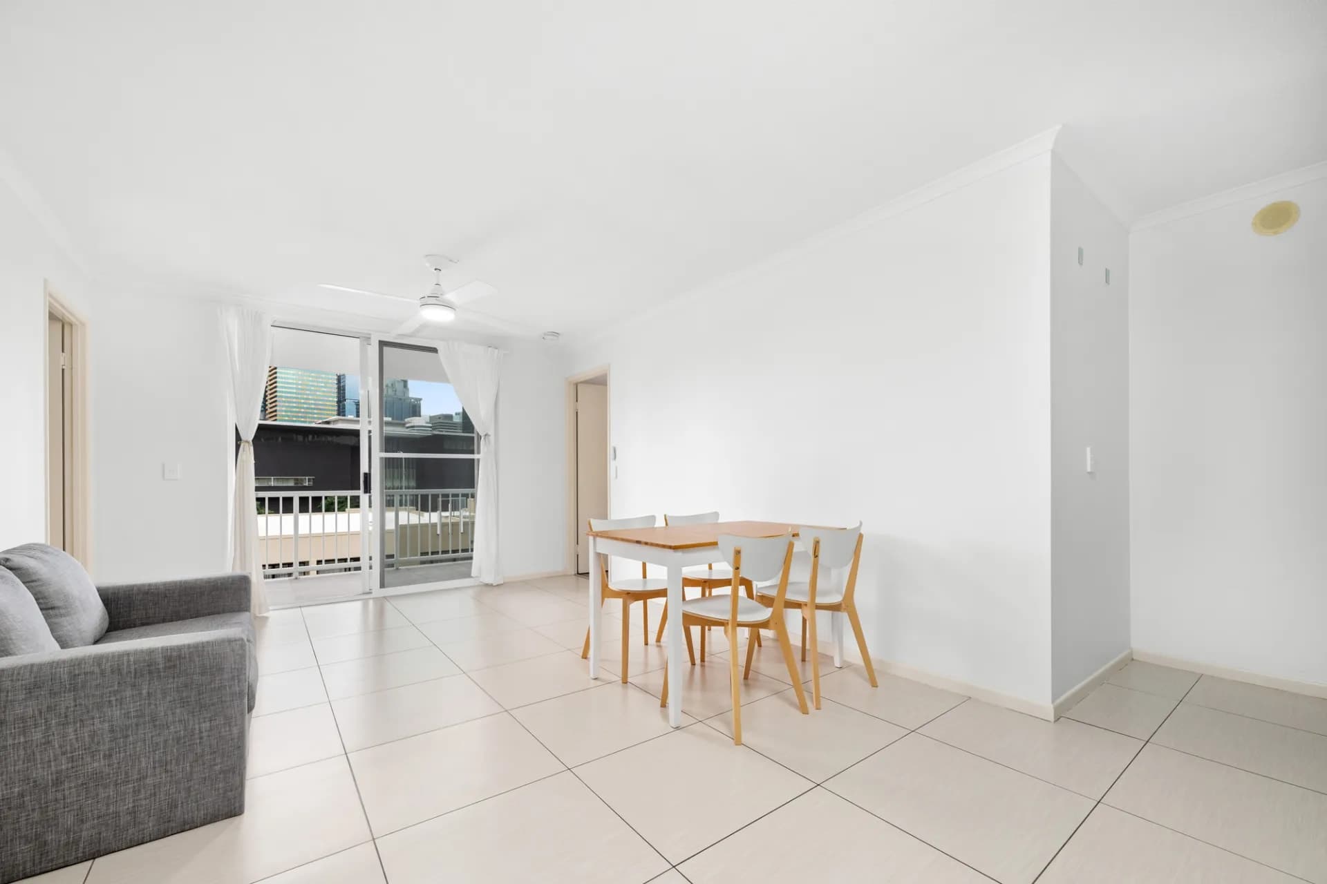 Unit 505/7 Hope Street, South Brisbane, QLD, South Brisbane - Thumbnail 2