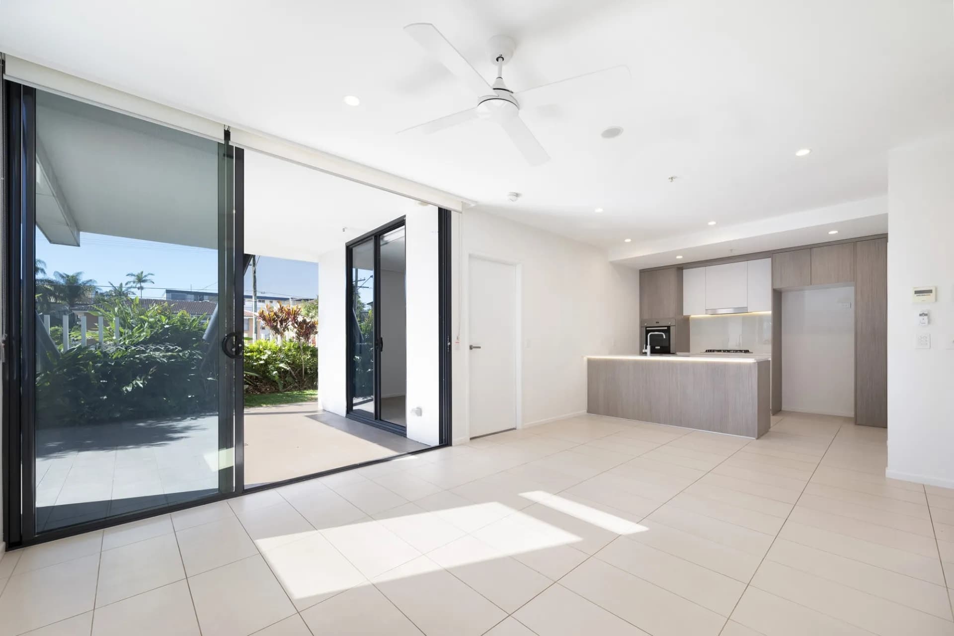 Unit 1005/123 Cavendish Road, Coorparoo, QLD, Coorparoo - Image 1
