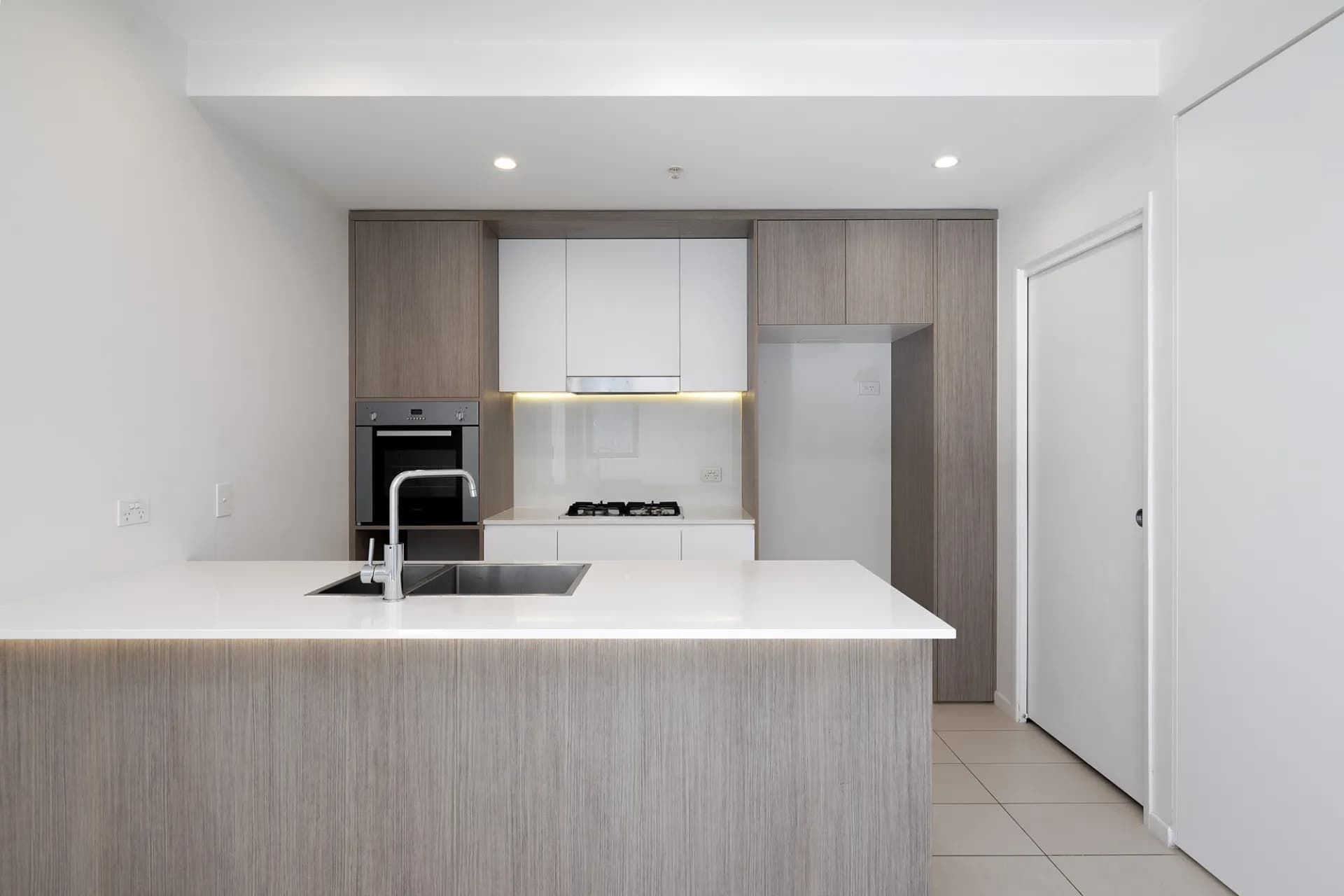 Unit 1005/123 Cavendish Road, Coorparoo, QLD, Coorparoo - Thumbnail 3