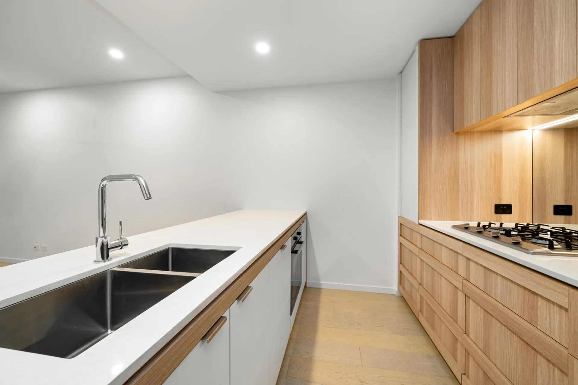 50303/21 Mollison Street, South Brisbane, QLD, South Brisbane - Thumbnail 2