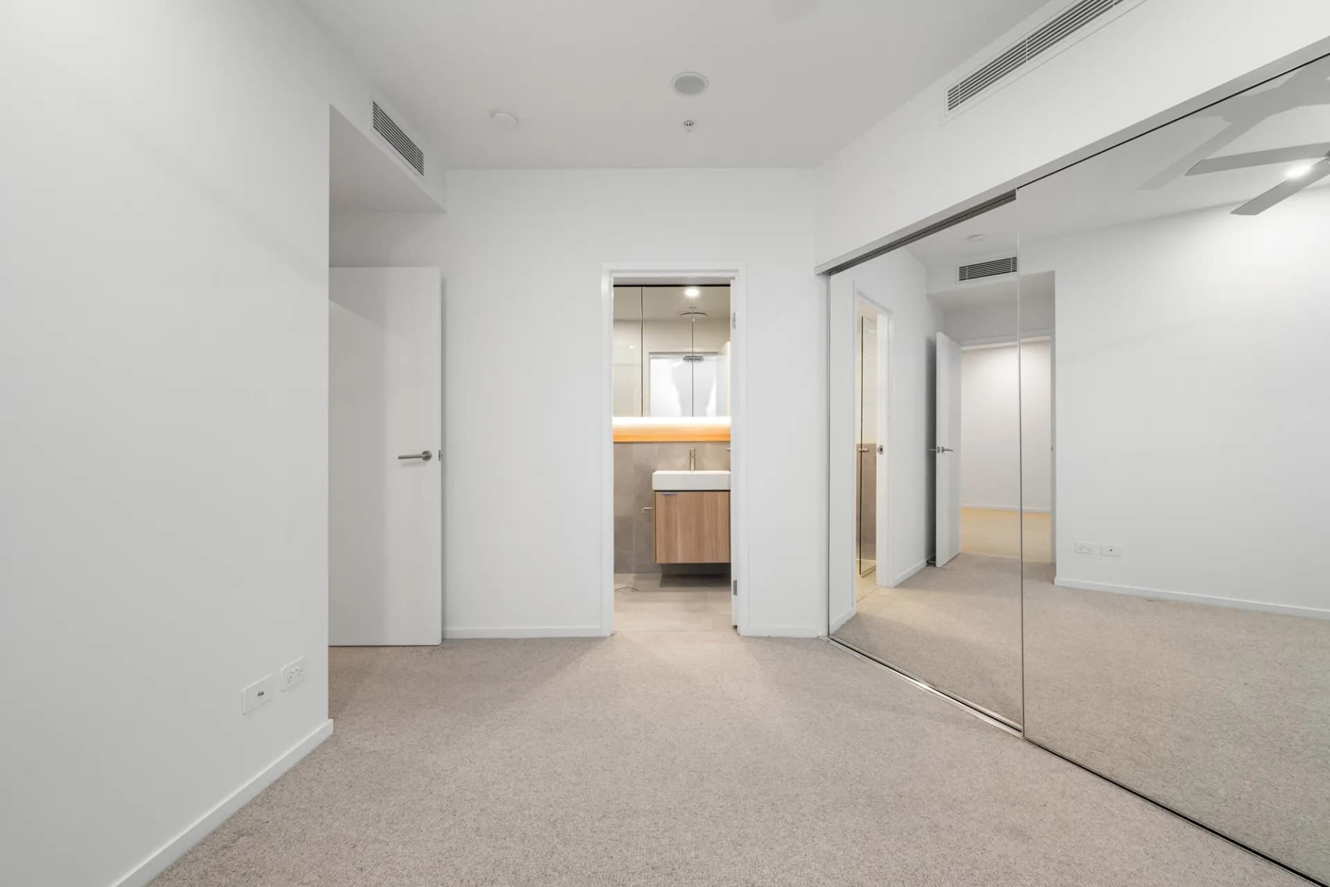 50303/21 Mollison Street, South Brisbane, QLD, South Brisbane - Thumbnail 5