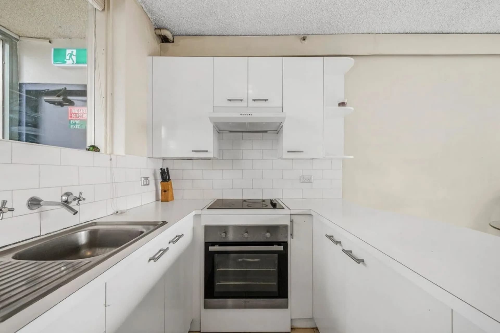 Unit 301/81 Queens Road, Melbourne, VIC, Melbourne - Thumbnail 3