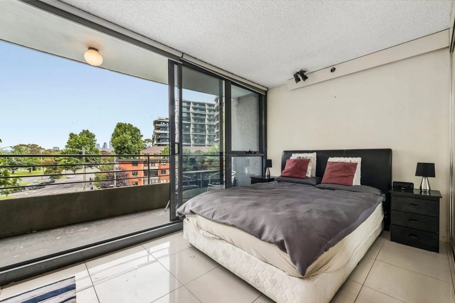 Unit 301/81 Queens Road, Melbourne, VIC, Melbourne - Thumbnail 4