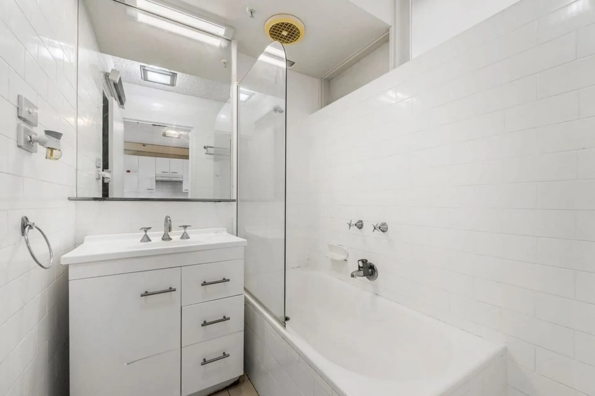 Unit 301/81 Queens Road, Melbourne, VIC, Melbourne - Thumbnail 7