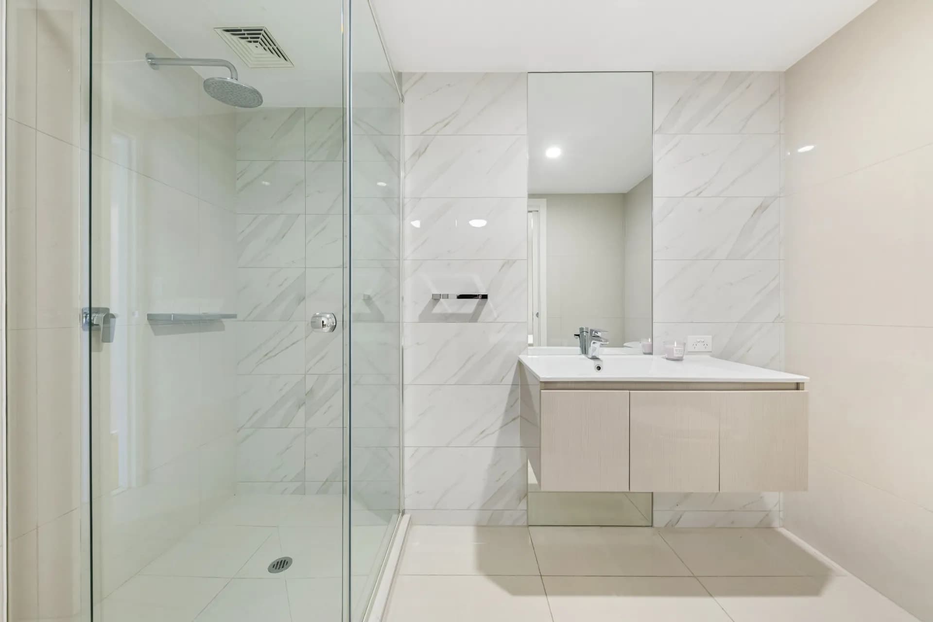 Unit 308/271-281 Gouger Street, Adelaide, SA, Adelaide - Thumbnail 4