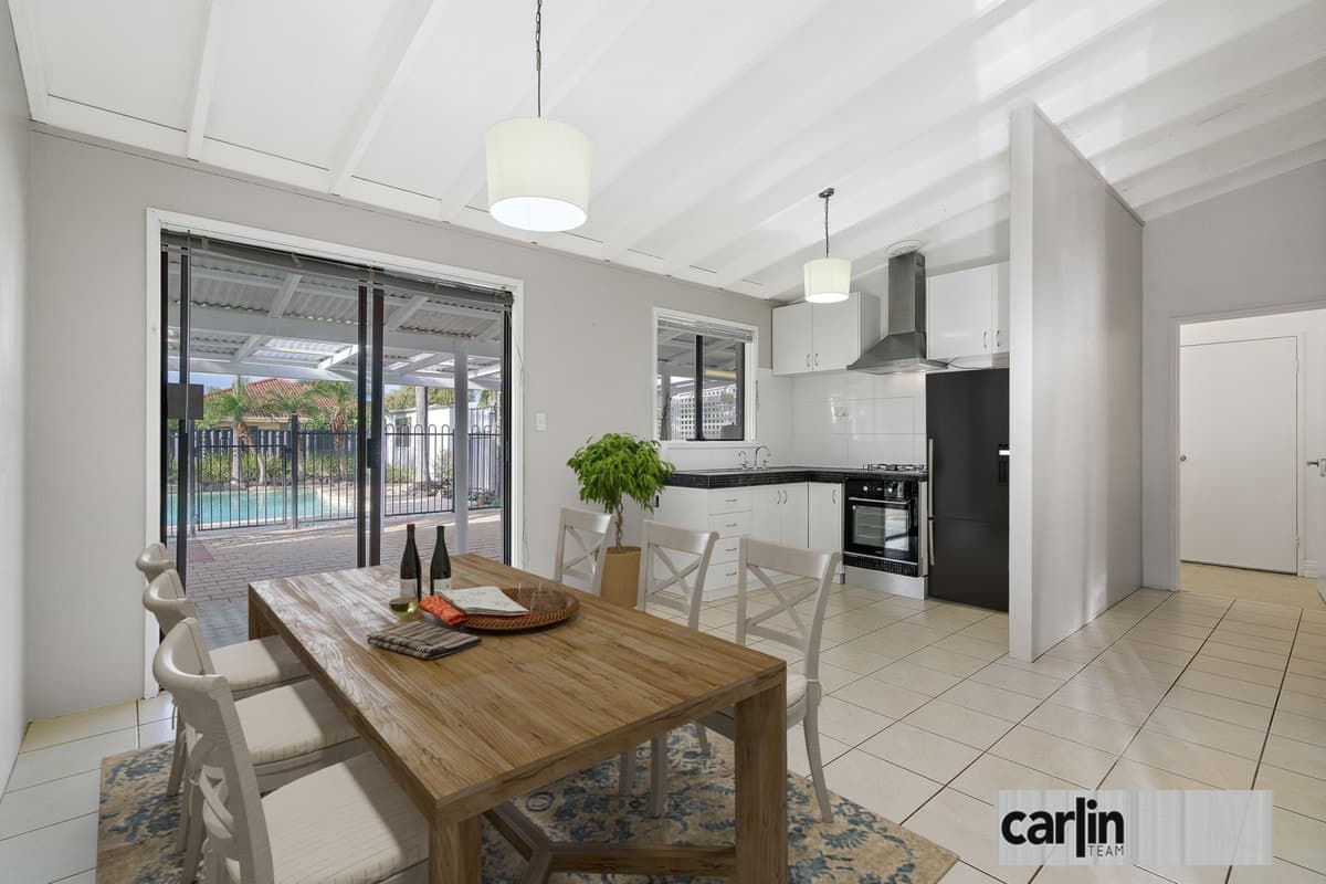9 Tasman Place, WAIKIKI, Waikiki - Thumbnail 2
