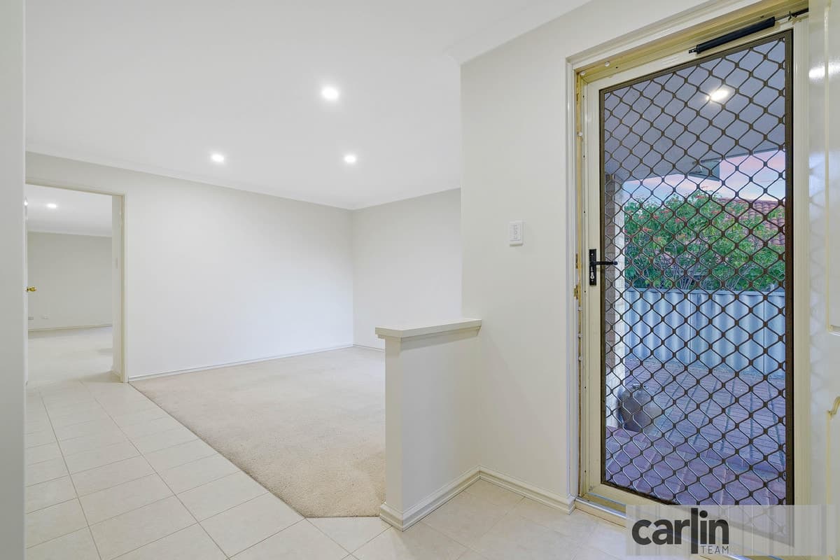2/6 Anka Gardens, LAKE COOGEE, Lake Coogee - Thumbnail 2