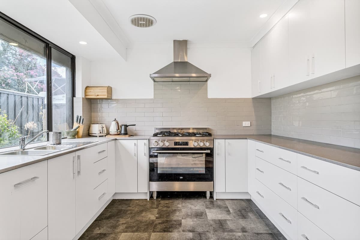 27 Clovelly Way, WARNBRO, Warnbro - Thumbnail 3
