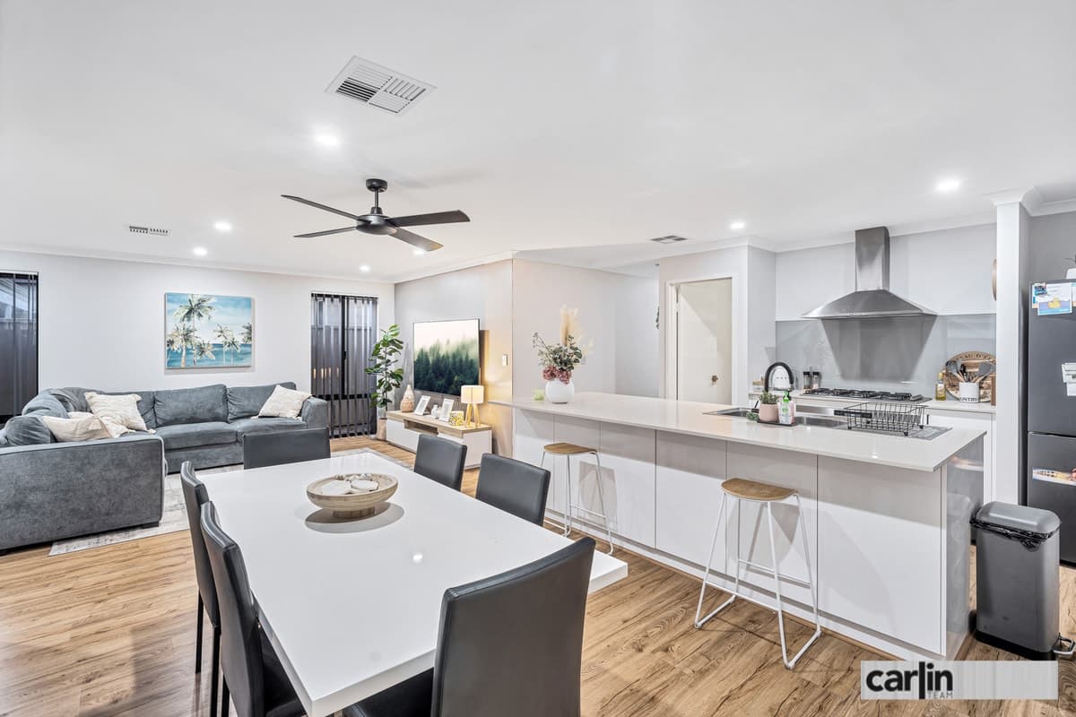 4 Gibbo Lane, HAMMOND PARK, Hammond Park - Image 1