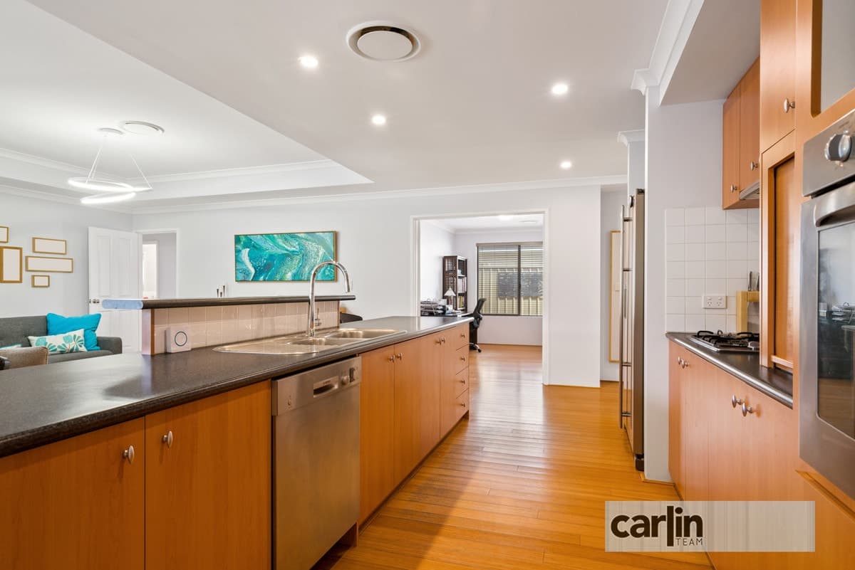 40 Riverina Parade, LAKE COOGEE WA 6166, Lake Coogee - Thumbnail 2
