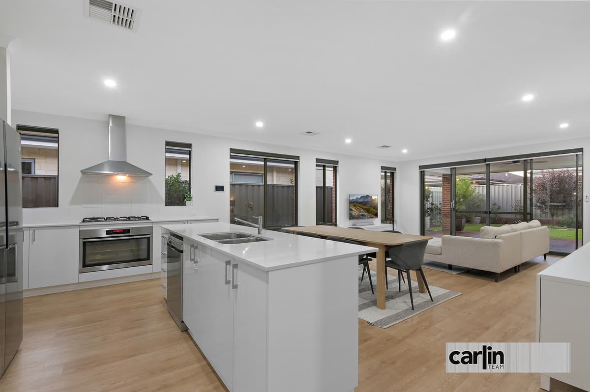 11 Littabella Avenue, WANDI WA 6167, Wandi - Thumbnail 2