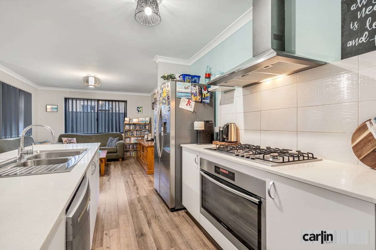 11 Aquinnah Way, WELLARD WA 6170, Wellard - Thumbnail 3