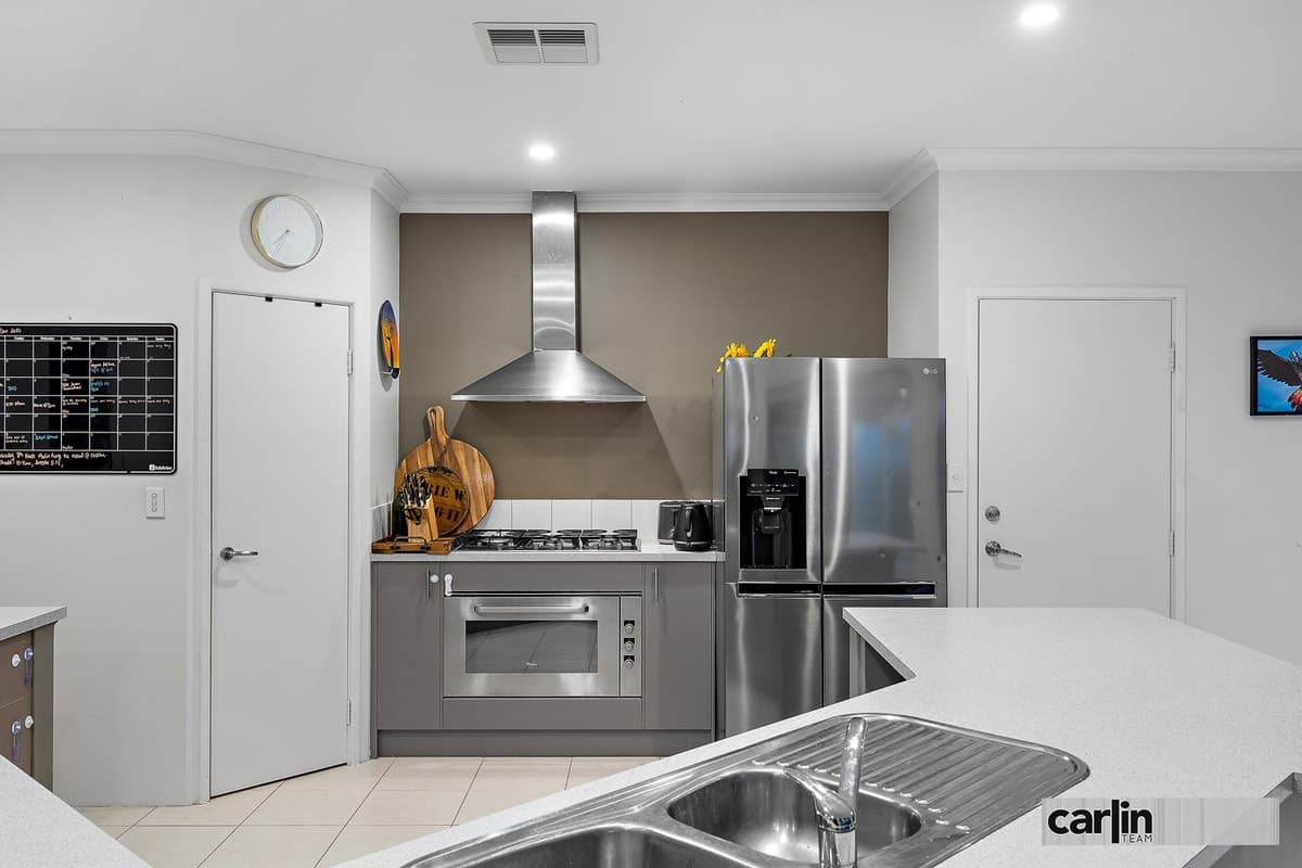 212 Runnymede Gate, LEDA WA 6170, Leda - Thumbnail 3