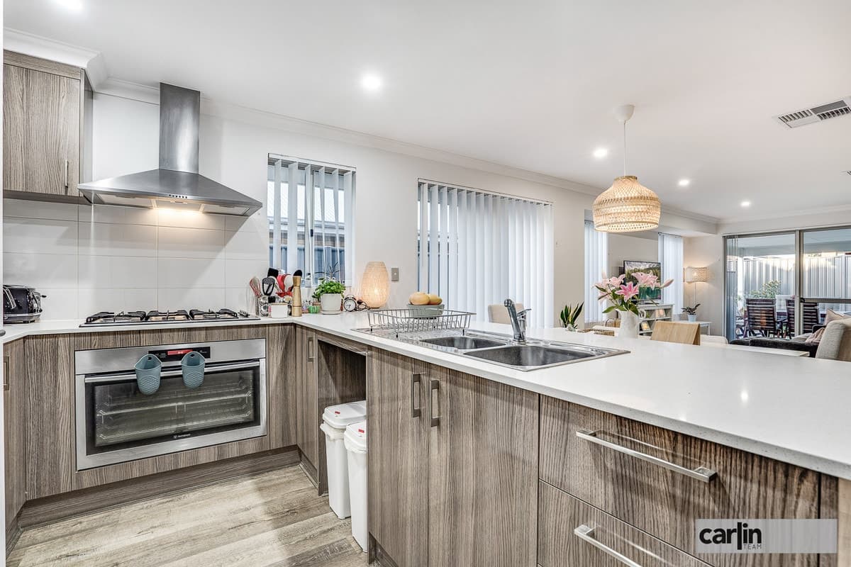 10 Idalia Terrace, WANDI WA 6167, Wandi - Thumbnail 2