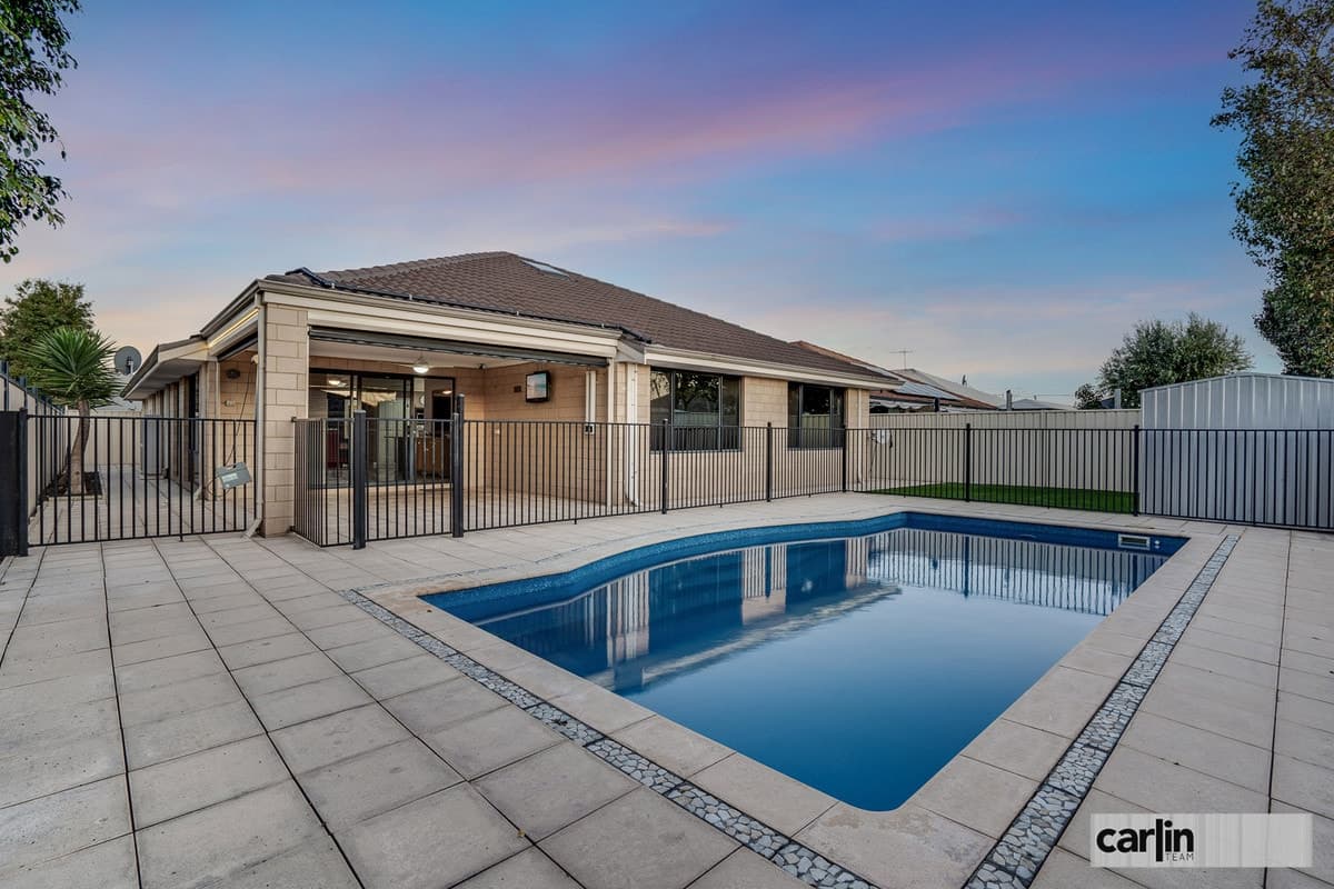 10 Murrumbidgee Drive, HAMMOND PARK WA 6164, Hammond Park - Thumbnail 2