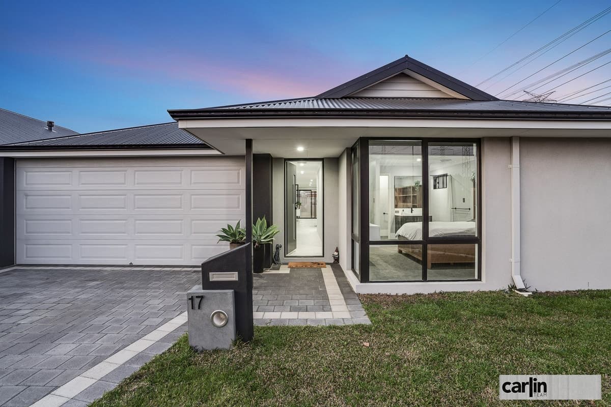 17 Westwood Crescent, HAMMOND PARK, Hammond Park - Image 1
