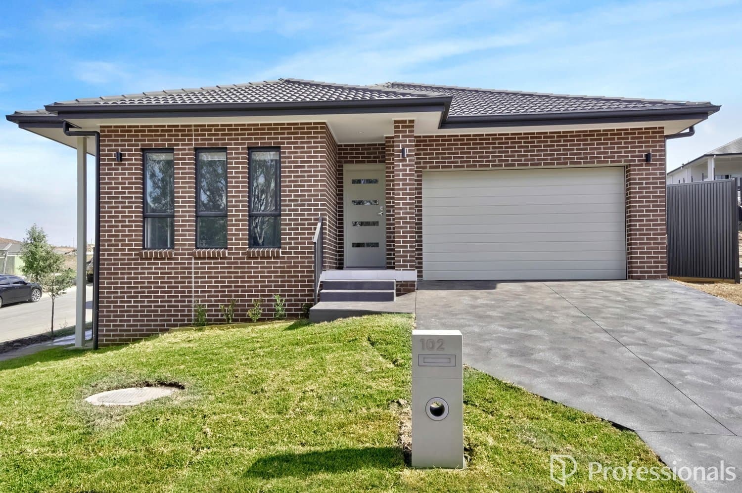 102 Poulton Terrace Campbelltown 2560, Campbelltown - Image 1