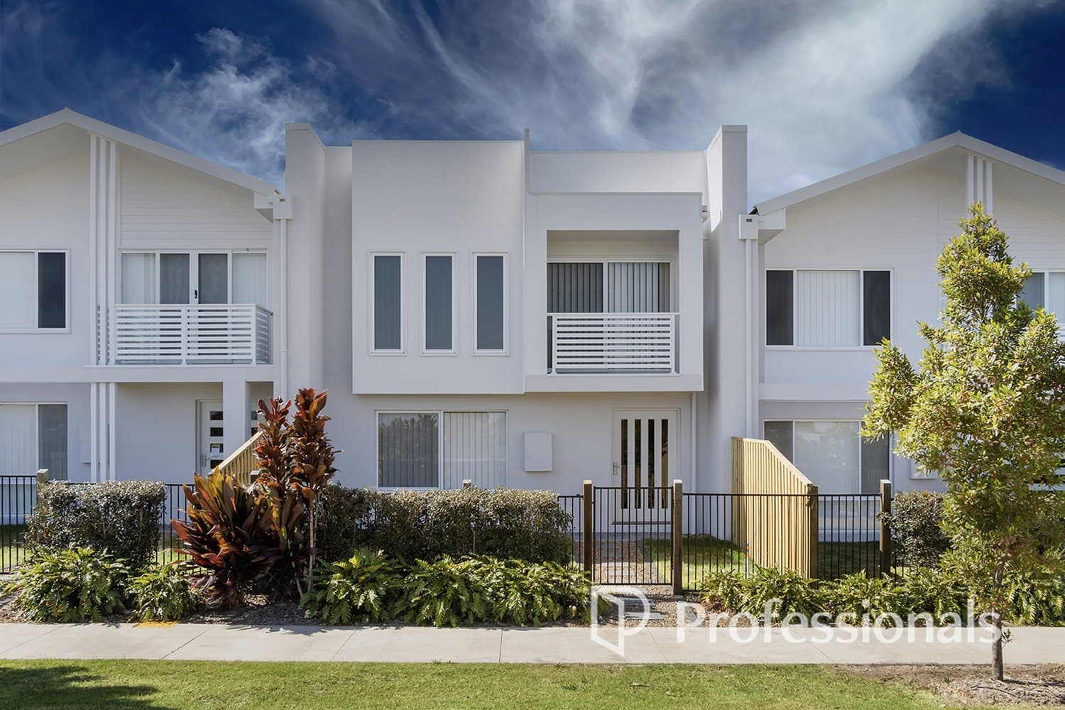 9 Pineapple Parkway Strathpine 4500, Strathpine - Image 1