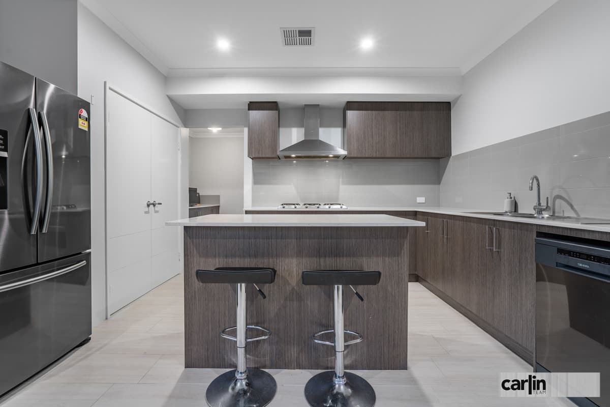10 Lapis Road, TREEBY WA 6164, Treeby - Thumbnail 3
