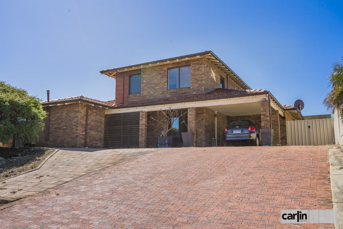 70 Marvell Avenue, LAKE COOGEE, Lake Coogee - Thumbnail 2