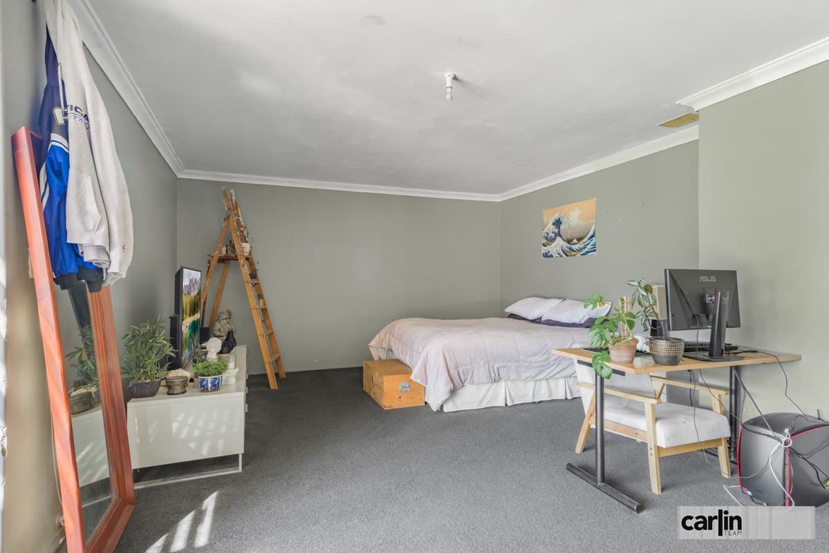 70 Marvell Avenue, LAKE COOGEE, Lake Coogee - Thumbnail 3