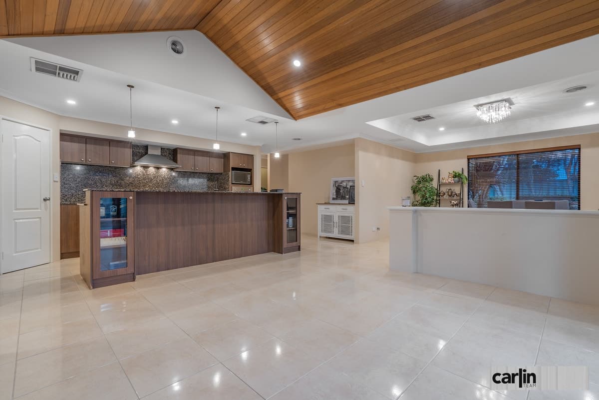 15 Cathedral Link, AUBIN GROVE WA 6164, Aubin Grove - Thumbnail 2