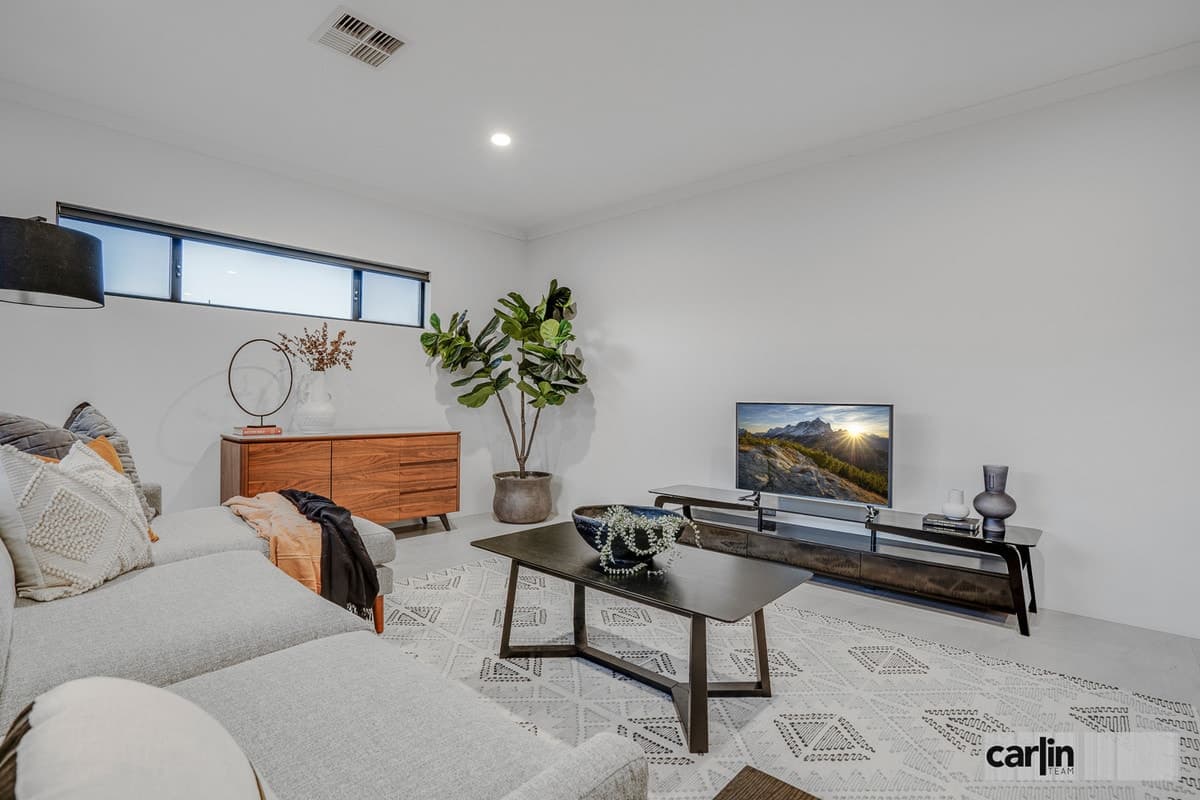 21 Campana Rise, HAMMOND PARK, Hammond Park - Thumbnail 2