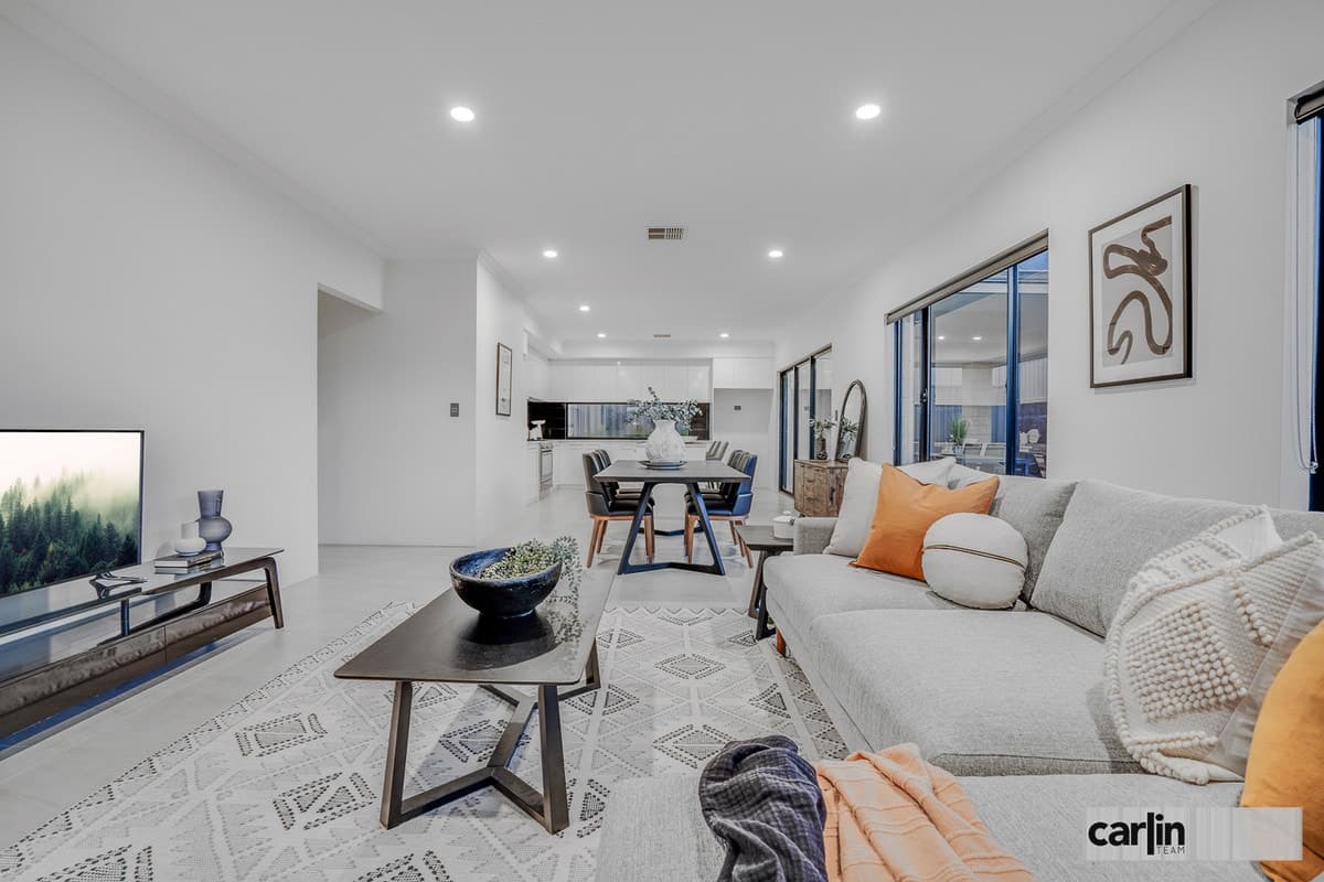 21 Campana Rise, HAMMOND PARK, Hammond Park - Thumbnail 3