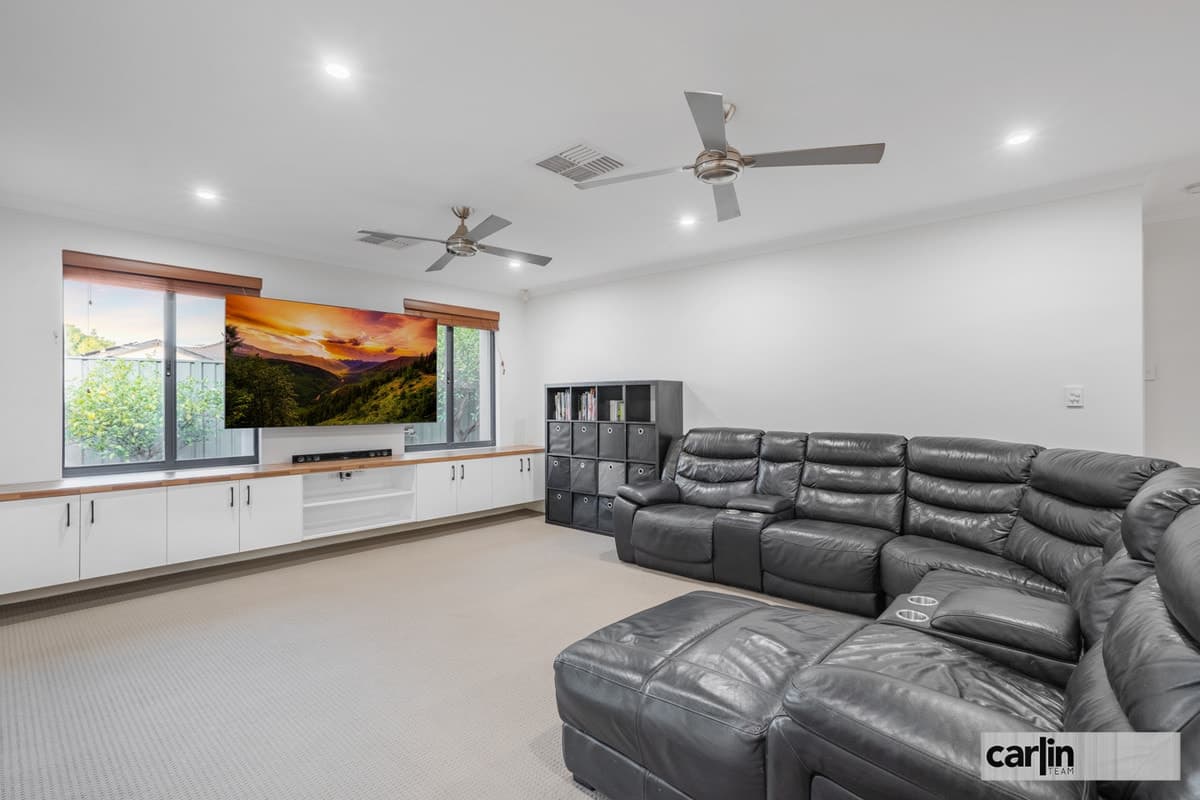 17 Hedges Retreat, ATWELL WA 6164, Atwell - Thumbnail 2