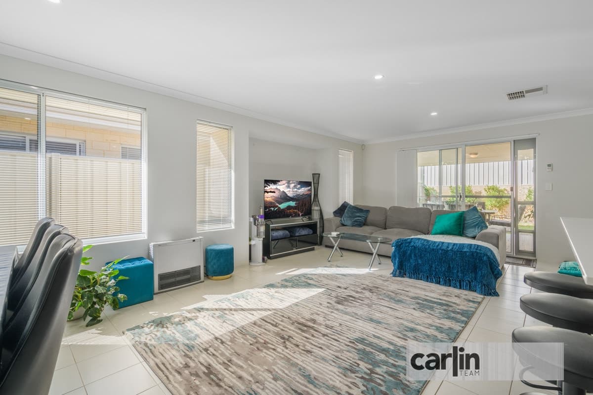 13 Taincrow Way, GOLDEN BAY, Golden Bay - Thumbnail 2