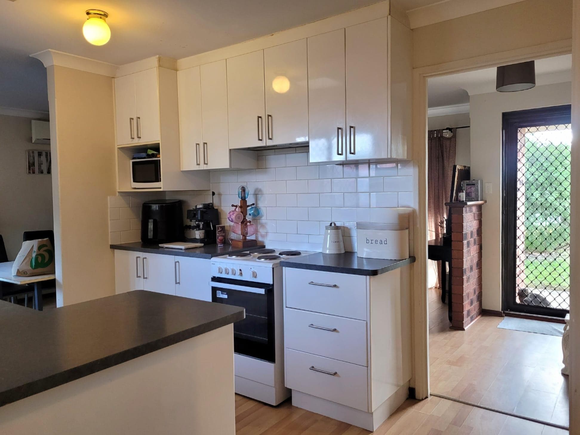 9 Yarle Ct, COOLOONGUP WA 6168, Cooloongup - Thumbnail 2