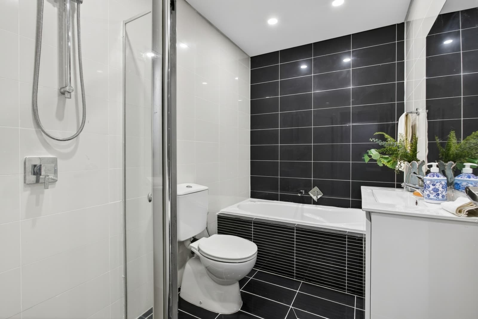 3/19-21 Hill Street, WENTWORTHVILLE, Wentworthville - Thumbnail 6