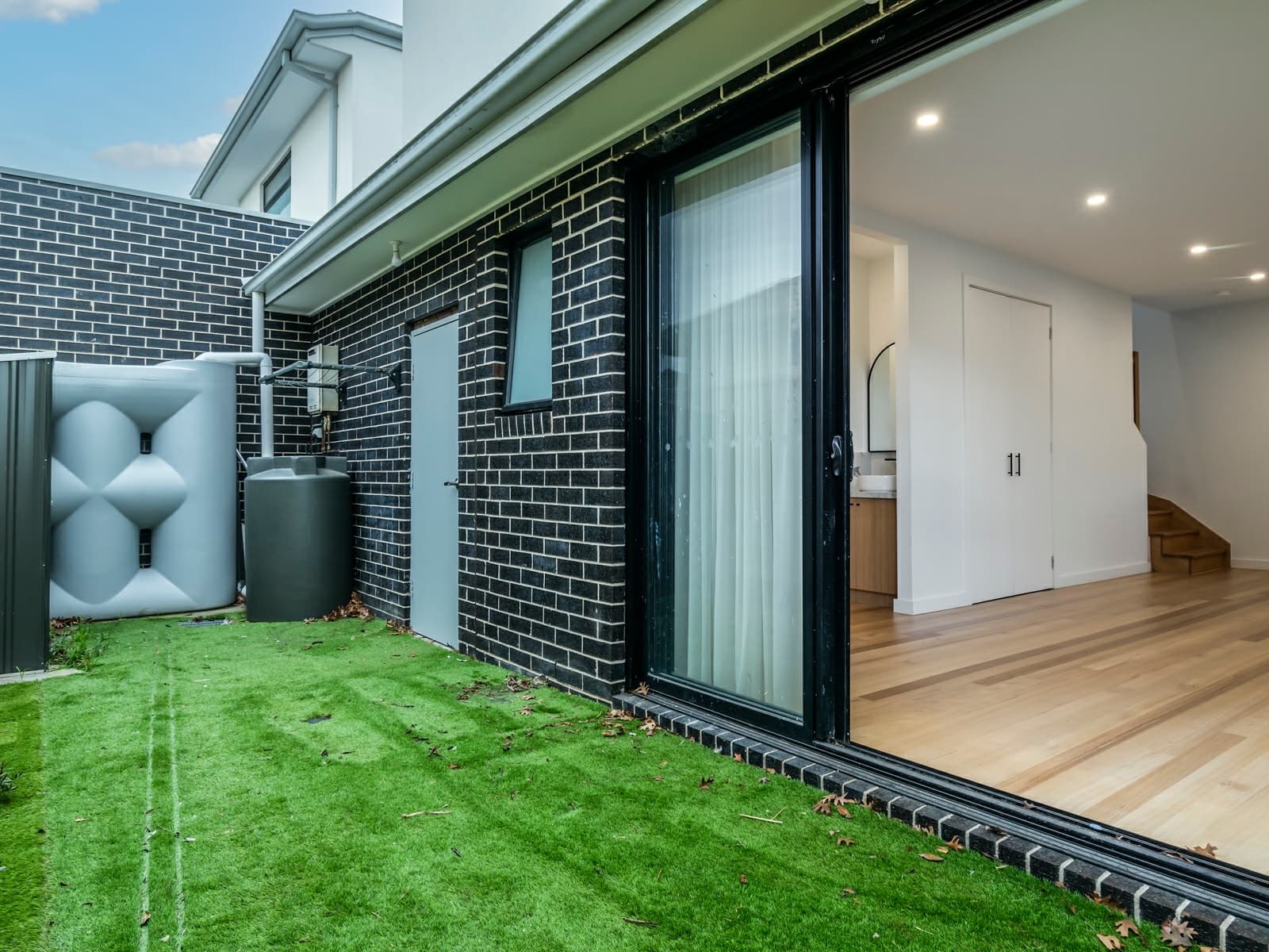 1/12 North Box Court, HADFIELD, Hadfield - Thumbnail 7