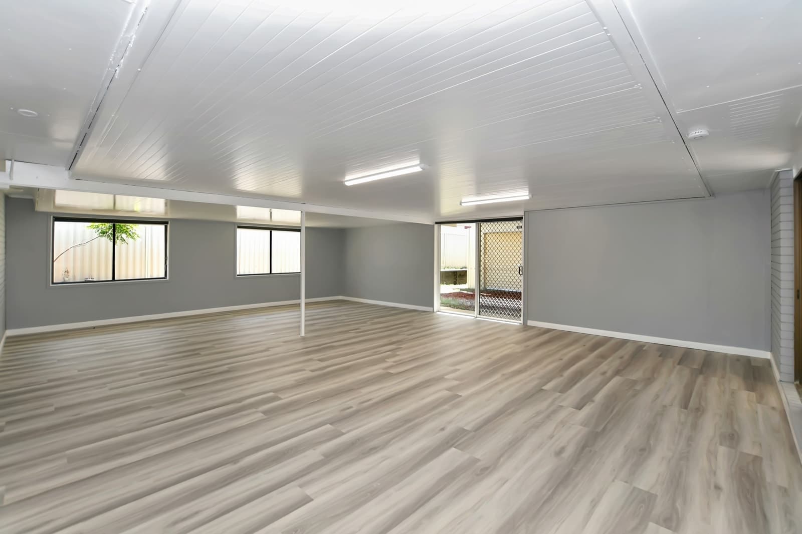 5 Glen Eagle Court, REDBANK PLAINS, Redbank Plains - Thumbnail 3