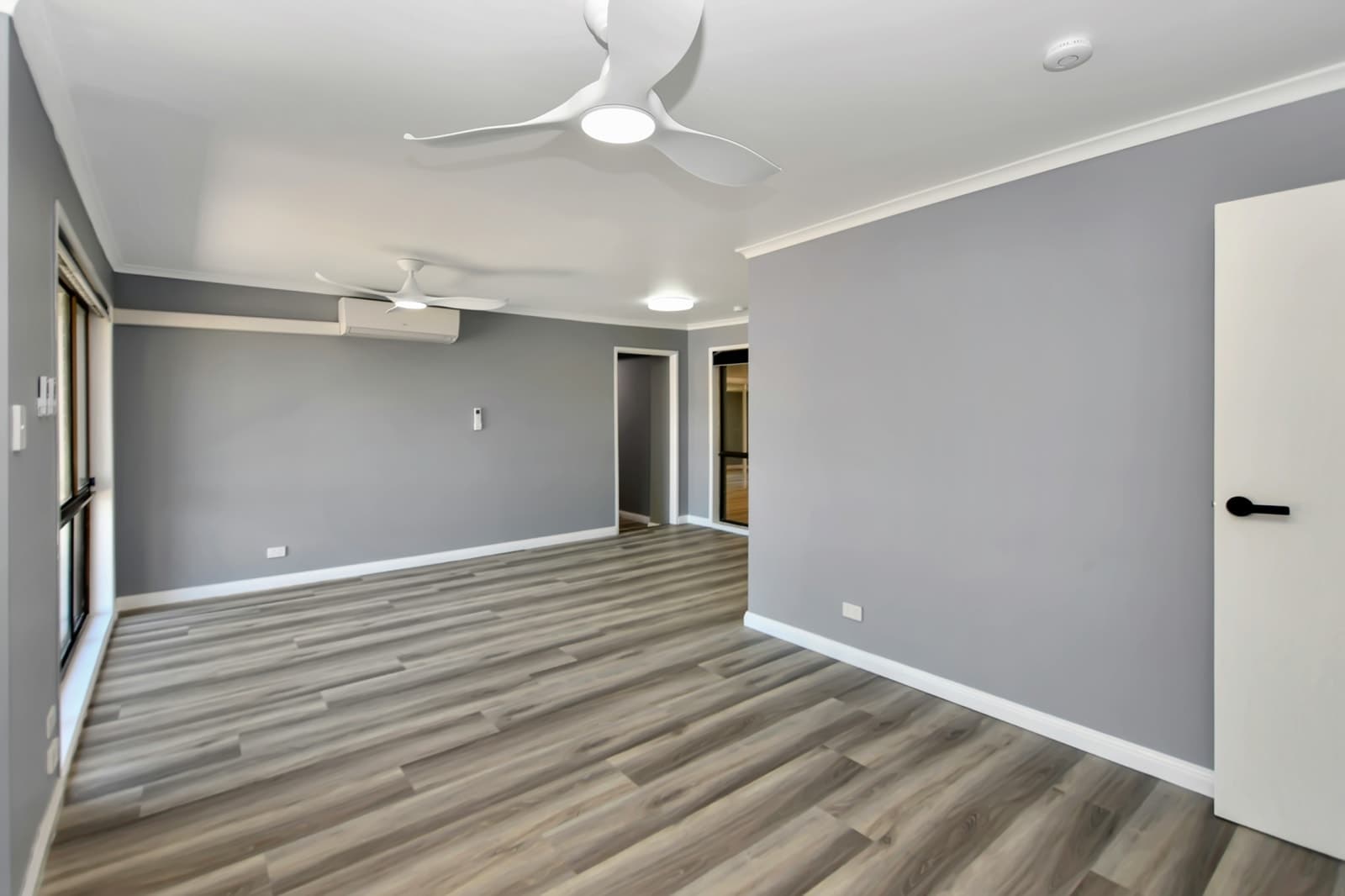 5 Glen Eagle Court, REDBANK PLAINS, Redbank Plains - Thumbnail 4