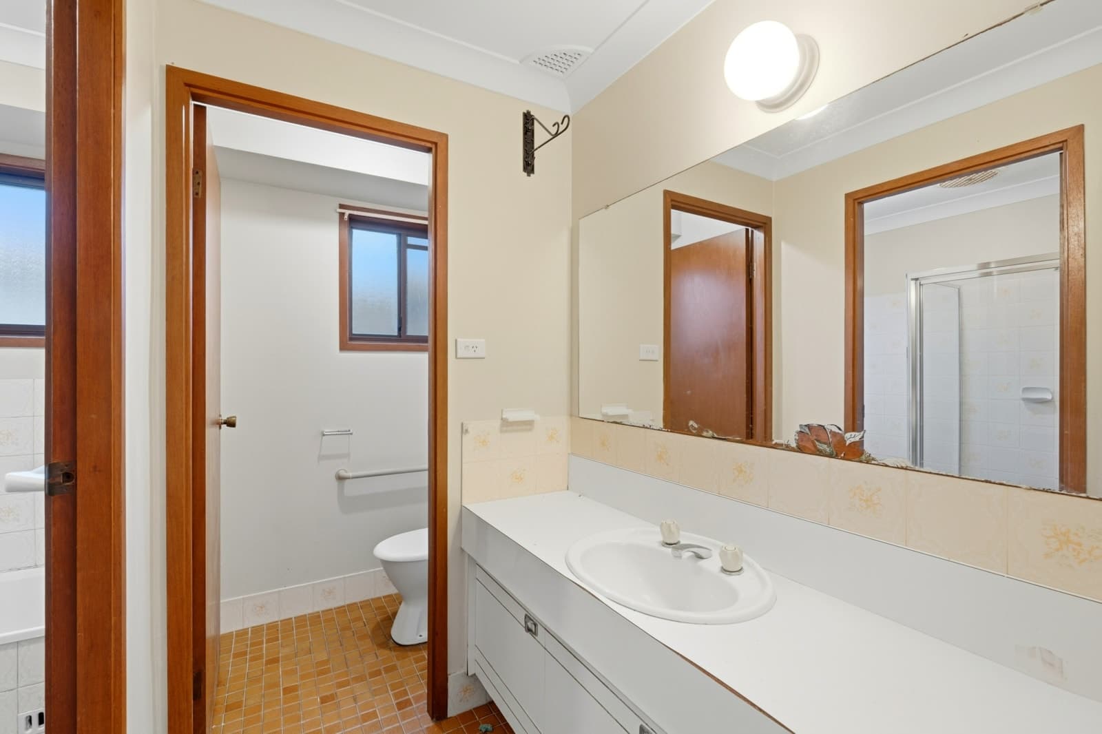 33 Bluewaters Parade,Tascott, Tascott - Thumbnail 7