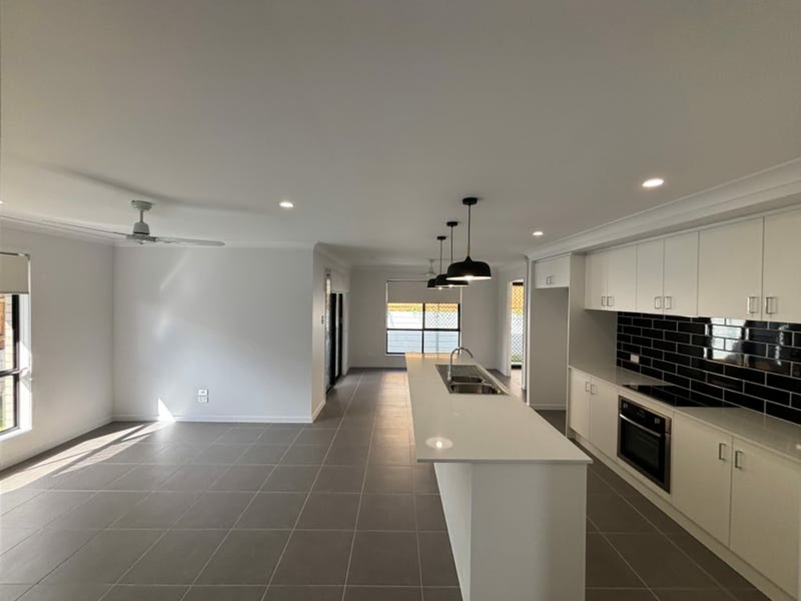 18 Arton Street,Park Ridge, Park Ridge - Thumbnail 4