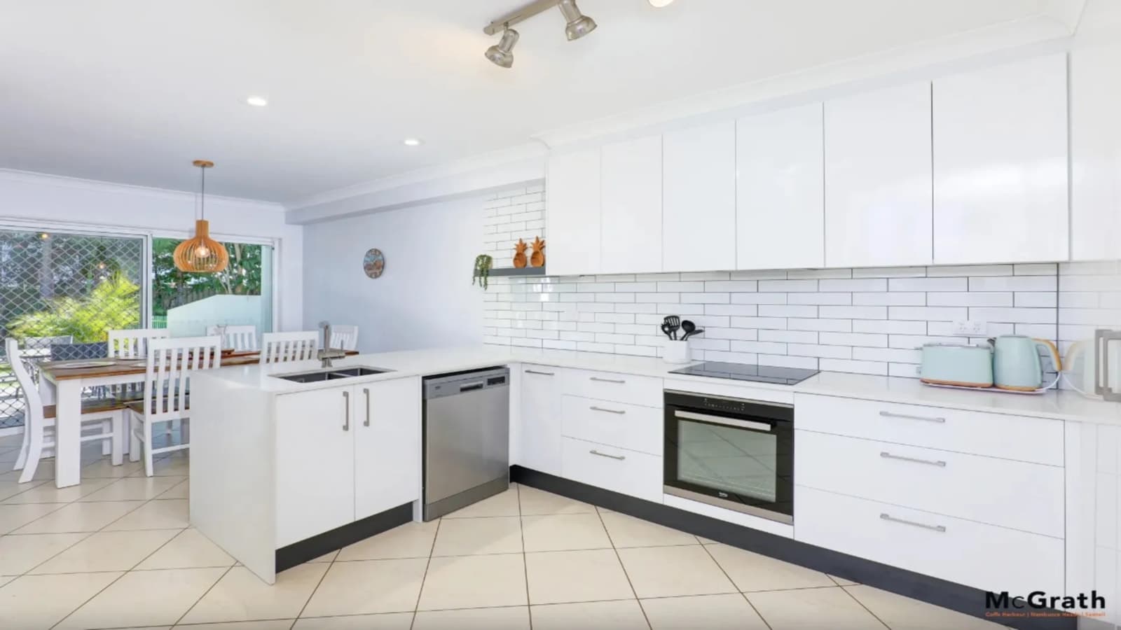 10/1 Shearwater Place,Korora, Korora - Thumbnail 2