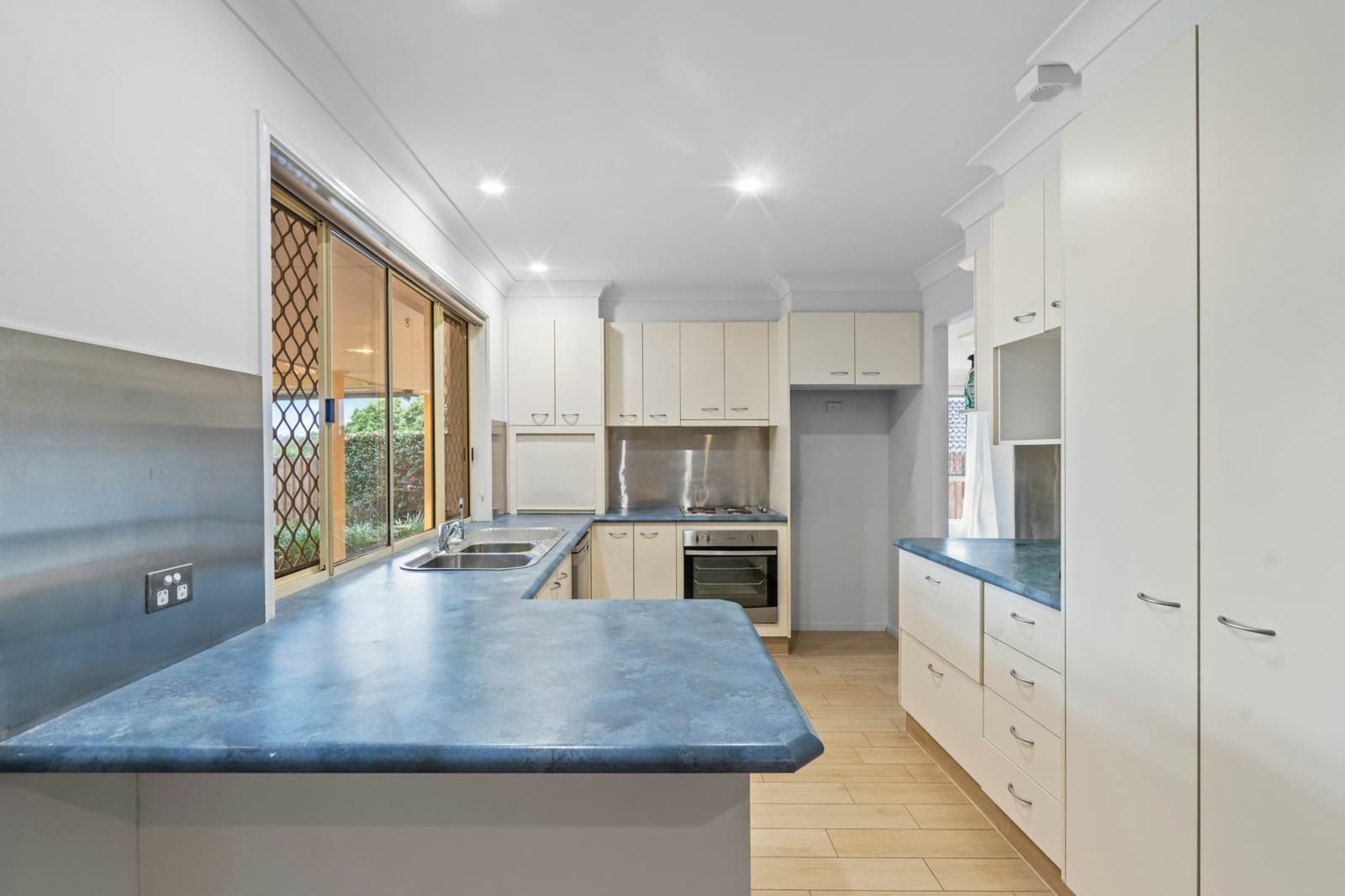 4 Wyara Close,Elanora, Elanora - Thumbnail 4