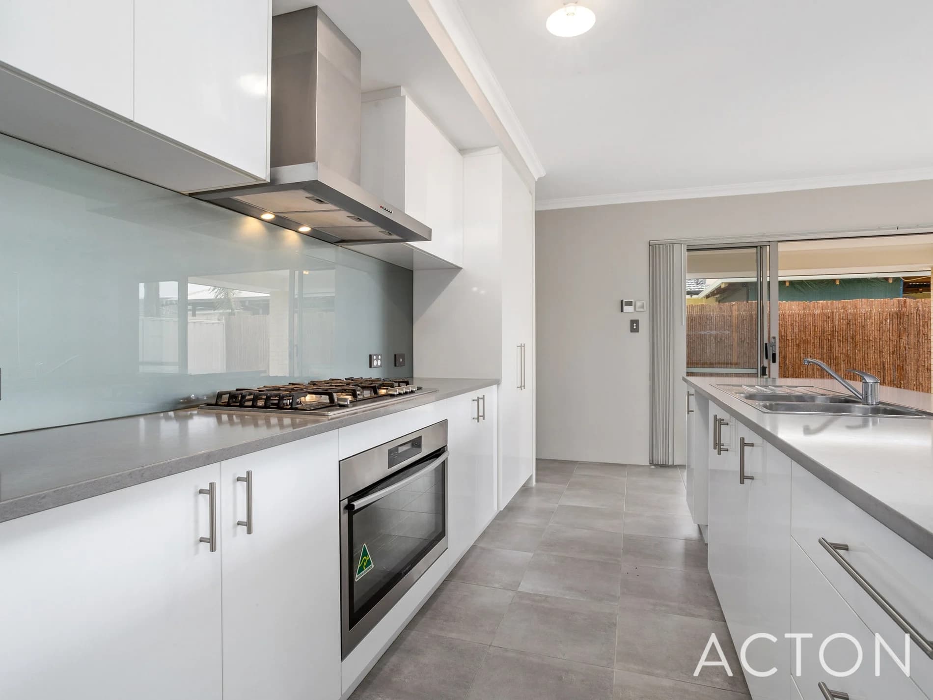 6/27 Falkirk Avenue, MAYLANDS WA 6051, Embleton - Thumbnail 2