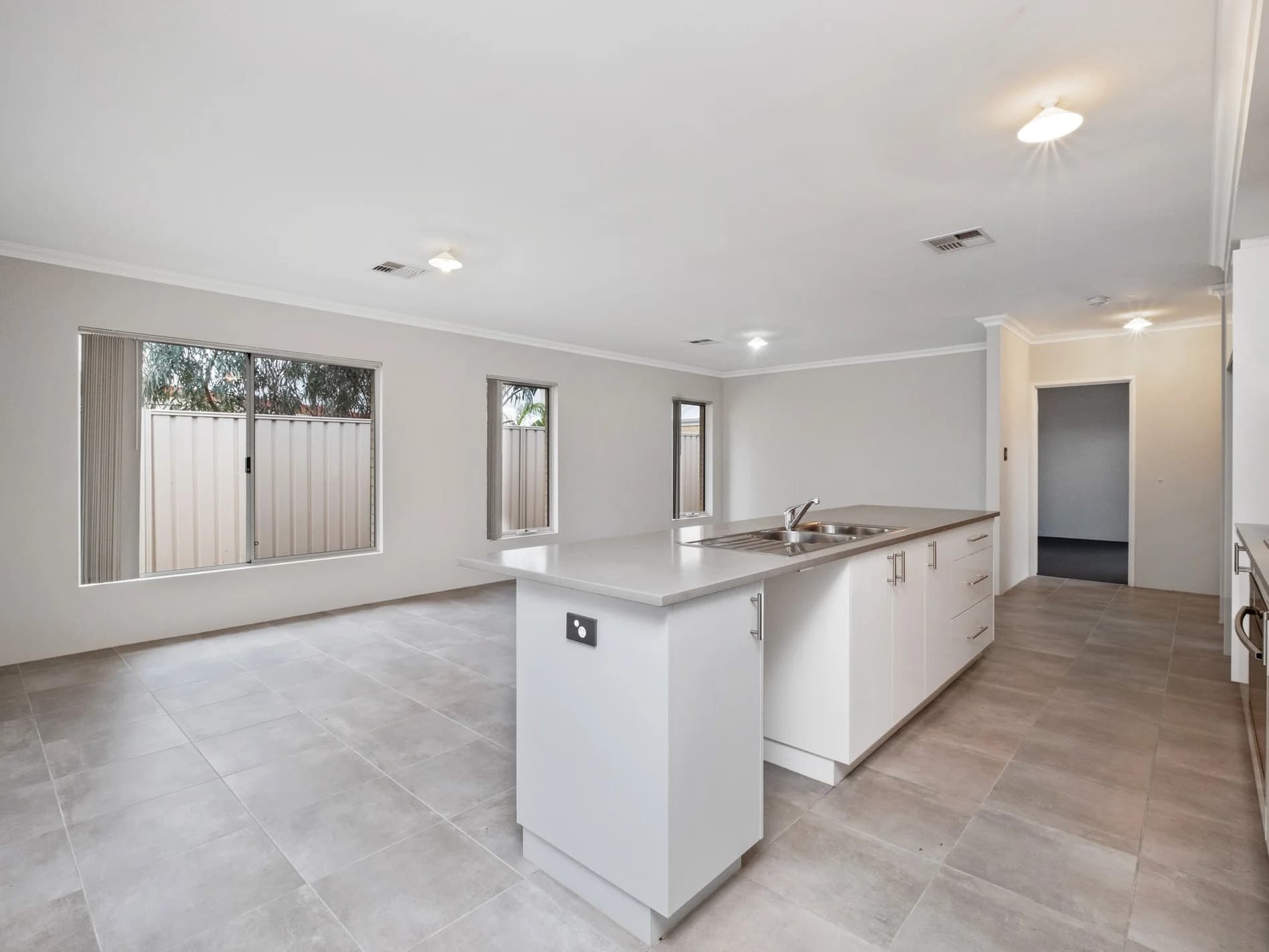 6/27 Falkirk Avenue, MAYLANDS WA 6051, Embleton - Thumbnail 4