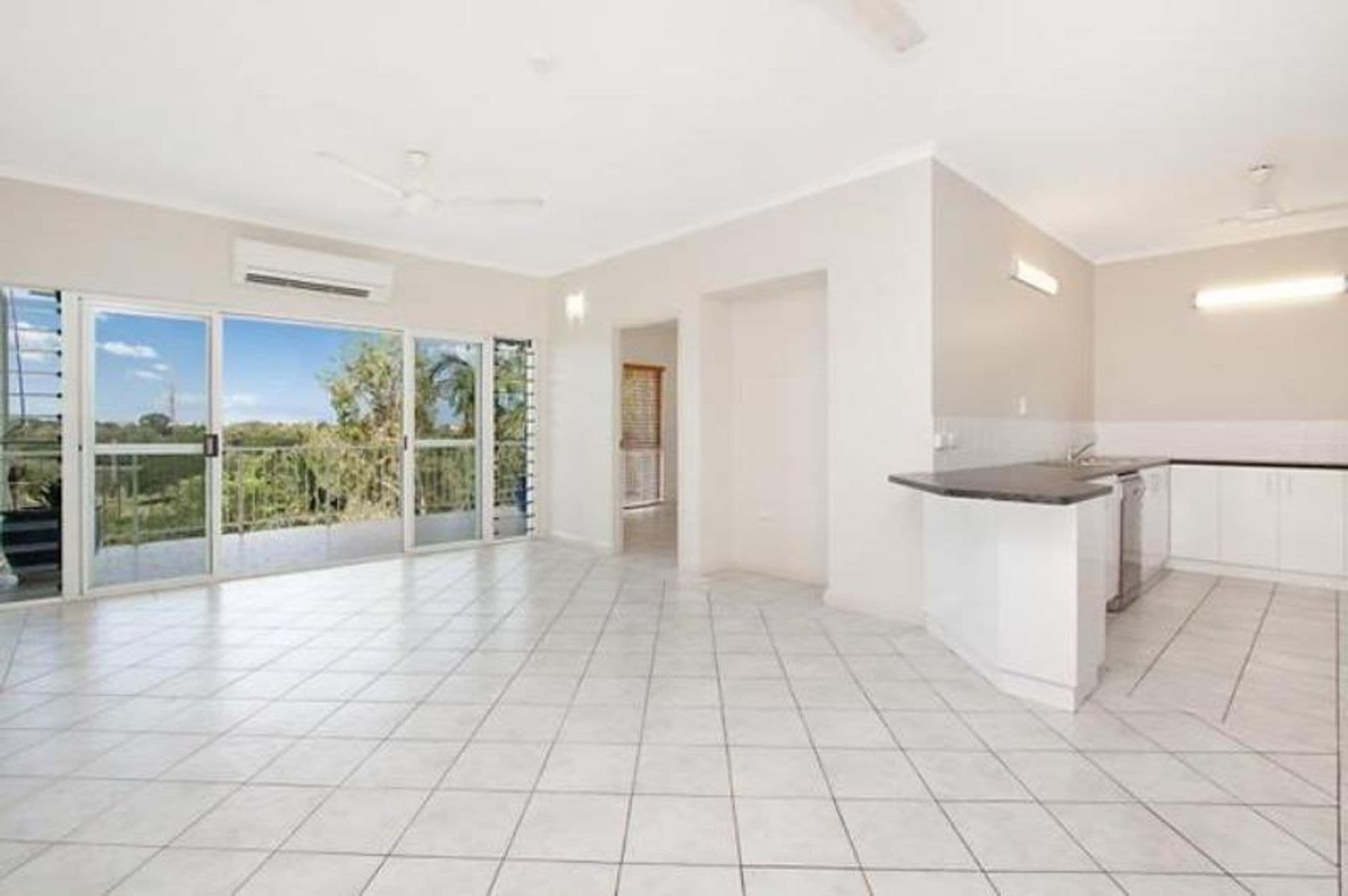 7/180 Smith Street, Larrakeyah NT 0820, Larrakeyah - Thumbnail 3