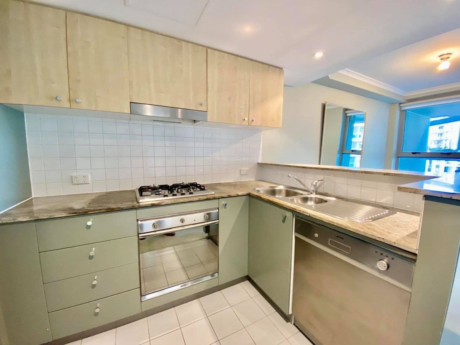 909/2A Help Street, Chatswood NSW 2067, Chatswood - Thumbnail 2