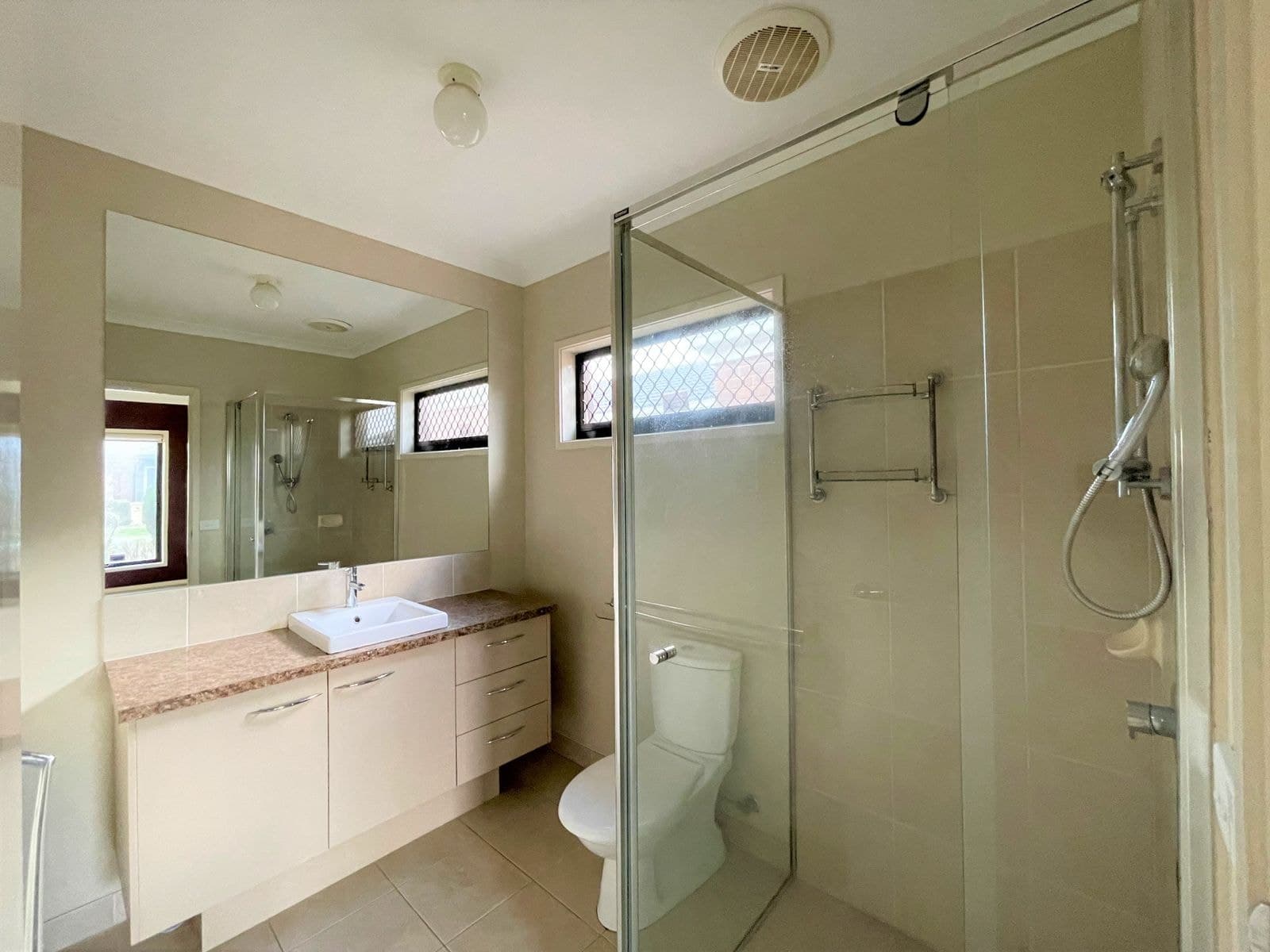 11 Landing Place, Point Cook VIC 3030, Point Cook - Thumbnail 3
