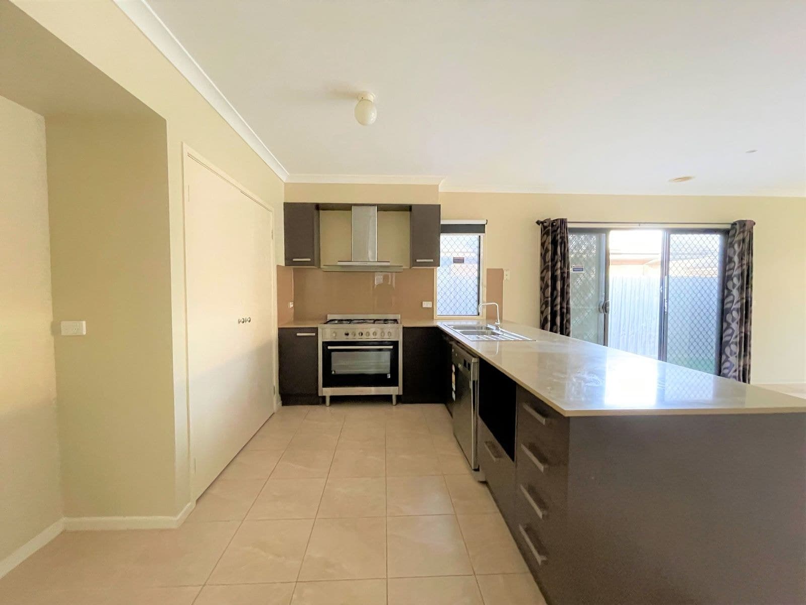 11 Landing Place, Point Cook VIC 3030, Point Cook - Thumbnail 6