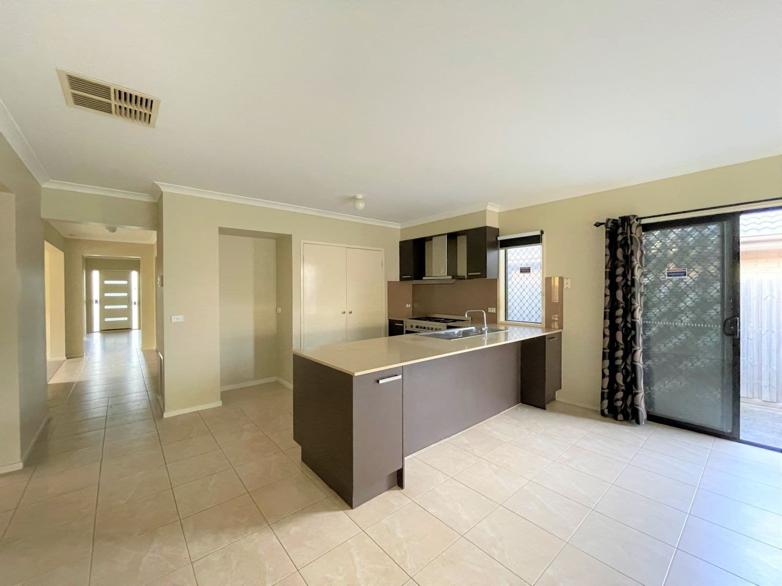 11 Landing Place, Point Cook VIC 3030, Point Cook - Thumbnail 7